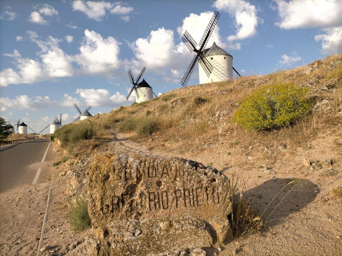 Pensjonat Azafran Consuegra Zewnętrze zdjęcie